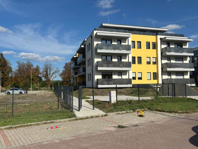 Eladó téglalakás, Tatán 85.5 M Ft, 3 szobás
