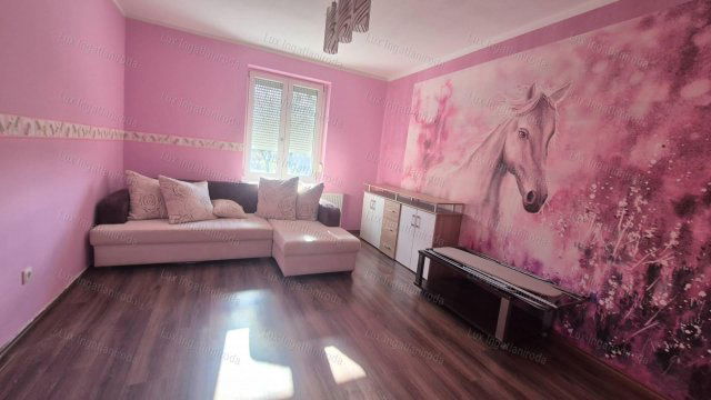 Eladó téglalakás, Oroszlányban 29.99 M Ft, 2 szobás