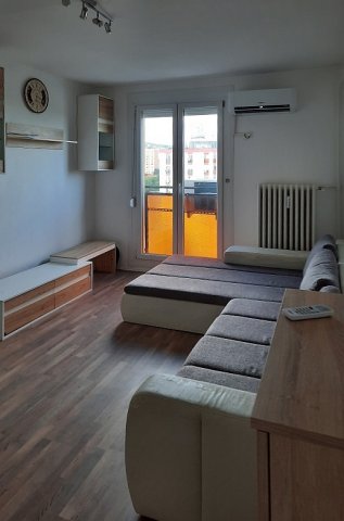 Kiadó panellakás, albérlet, Pécsett, Endresz György utcában