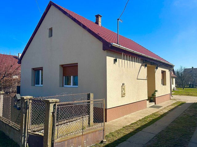 Eladó családi ház, Forrón 29.5 M Ft, 3 szobás
