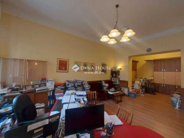 Kiadó iroda, Pécsett 525 E Ft / hó, 7 szobás