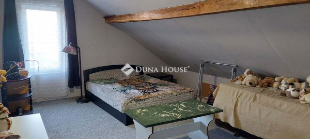 Eladó családi ház, Héregen 67.99 M Ft, 6 szobás