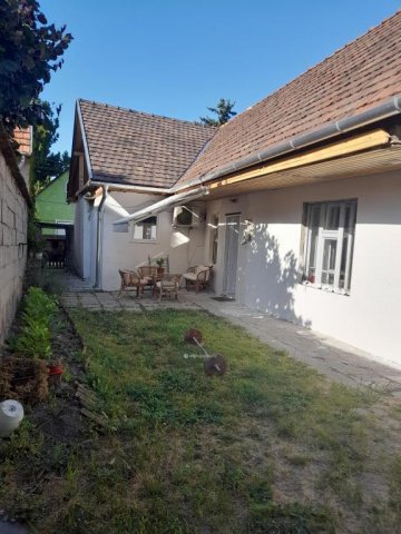 Eladó családi ház, Budakalászon 87.9 M Ft, 4 szobás