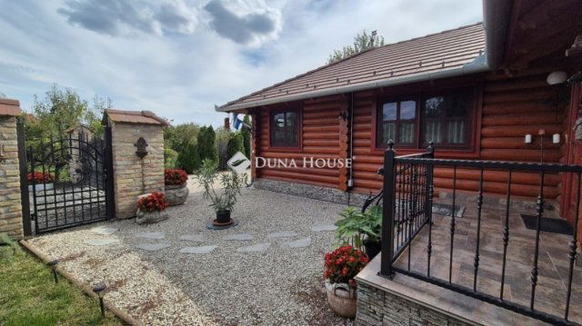 Eladó családi ház, Kecskeméten 169.9 M Ft, 4 szobás