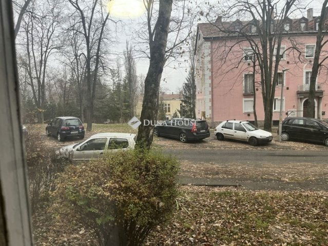 Eladó téglalakás, Pécsett 20.9 M Ft, 1 szobás