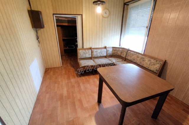 Eladó téglalakás, Mohácson 7.9 M Ft, 1+1 szobás