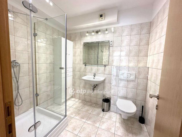 Eladó téglalakás, Budapesten, III. kerületben 109.5 M Ft