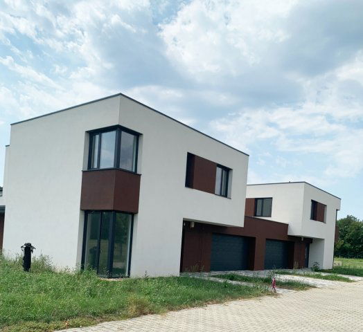 Eladó ikerház, Debrecenben 152.5 M Ft, 4 szobás