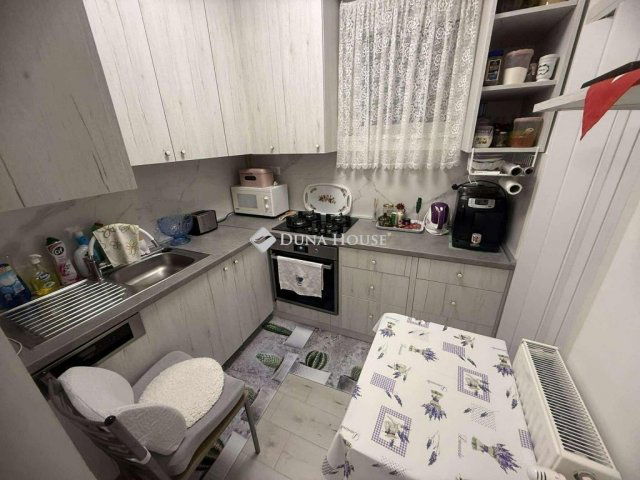 Eladó panellakás, Székesfehérvárott 53.5 M Ft, 2 szobás