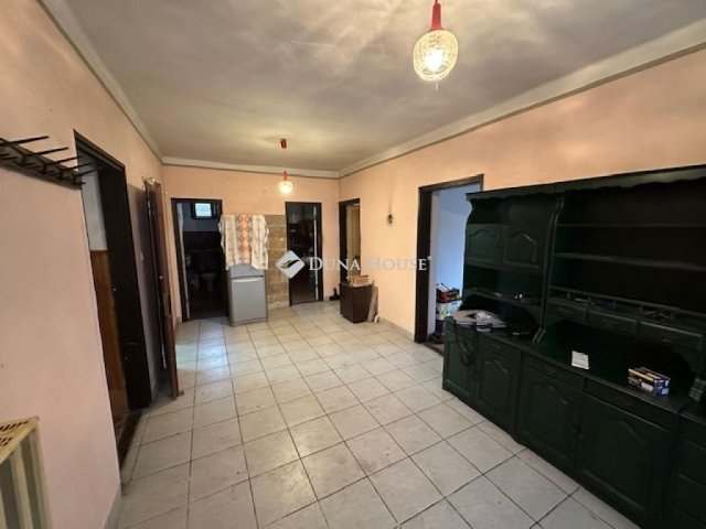 Eladó családi ház, Solton 36 M Ft, 4 szobás