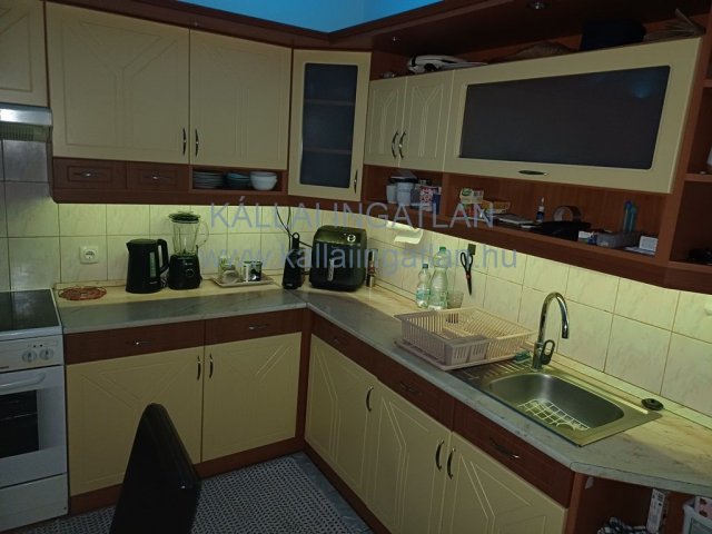 Eladó panellakás, Nyíregyházán 43.7 M Ft, 2 szobás