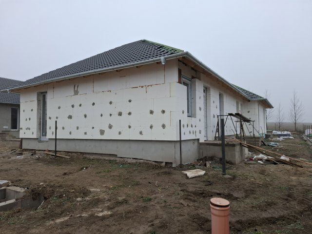 Eladó téglalakás, Mendén 75.49 M Ft, 3 szobás