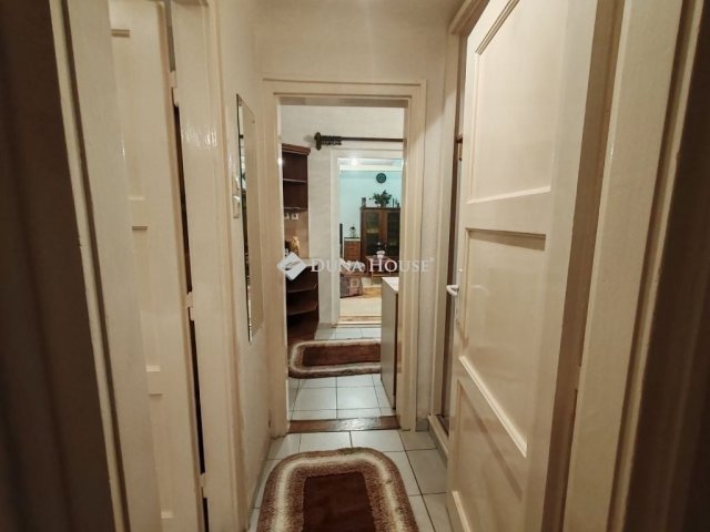 Eladó téglalakás, Budapesten, VI. kerületben 77 M Ft, 2 szobás