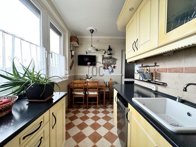 Eladó panellakás, Budapesten, XXI. kerületben, Rakéta utcában