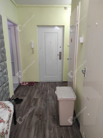 Eladó panellakás, Szegeden 47.9 M Ft, 3 szobás