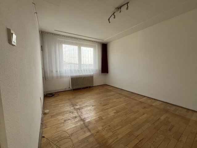 Eladó panellakás, Tatabányán 35.9 M Ft, 2 szobás