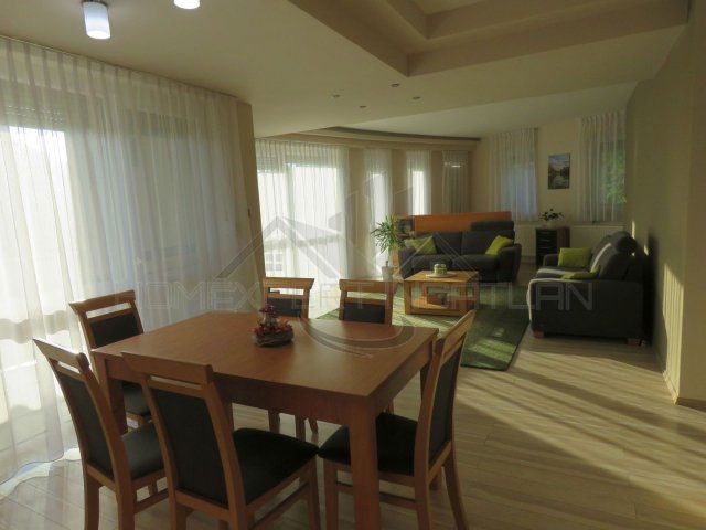 Eladó téglalakás, Győrött 95 M Ft, 4 szobás