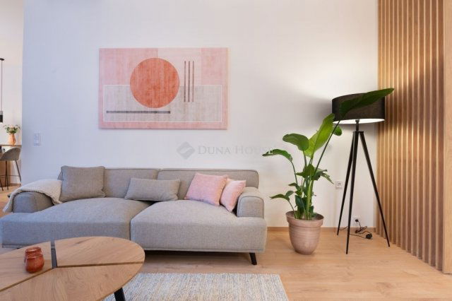 Eladó téglalakás, Budapesten, VII. kerületben 117 M Ft, 2 szobás