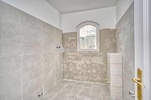 Eladó családi ház, Budapesten, XVIII. kerületben 290 M Ft