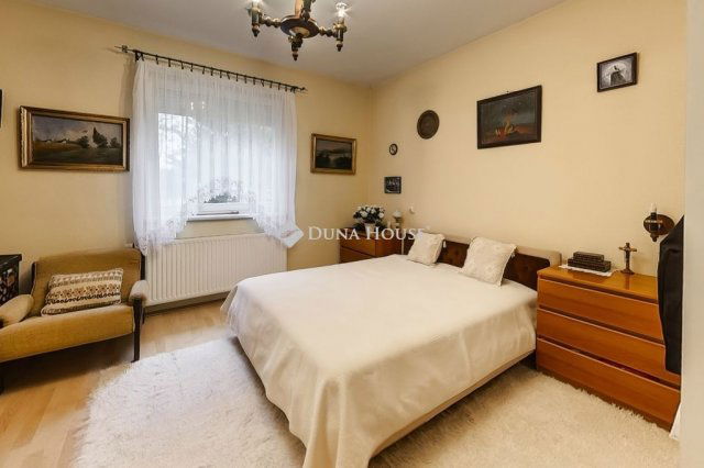 Eladó családi ház, Táborfalván 117 M Ft, 5 szobás