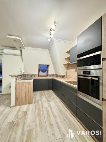 Eladó téglalakás, Debrecenben 89.9 M Ft, 4 szobás