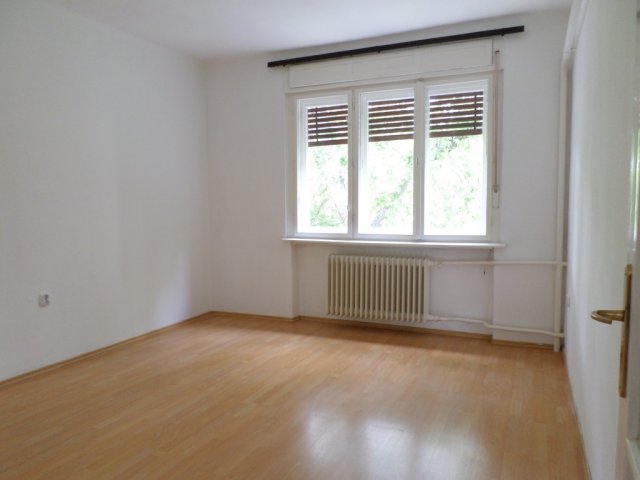 Kiadó iroda, Budapesten, XIV. kerületben, Örs vezér útján