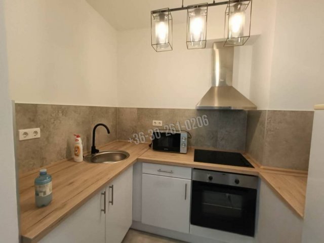 Eladó téglalakás, Budapesten, VIII. kerületben 102.9 M Ft