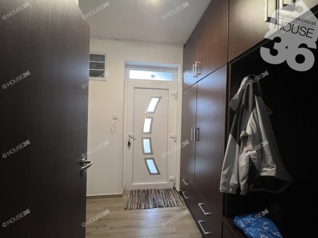 Eladó családi ház, Kecskeméten 95.5 M Ft, 4 szobás