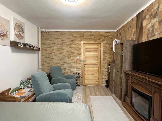 Eladó üzlethelyiség, Székesfehérvárott 55.9 M Ft, 2 szobás