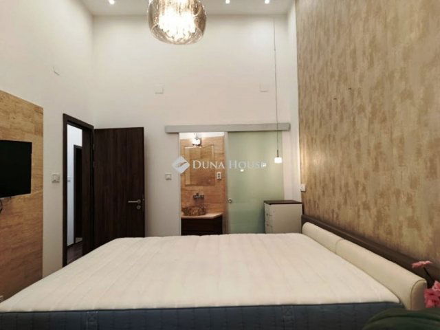 Eladó téglalakás, Budapesten, VII. kerületben 127.5 M Ft