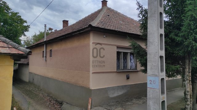 Eladó családi ház, Tófaluban 17 M Ft, 3 szobás