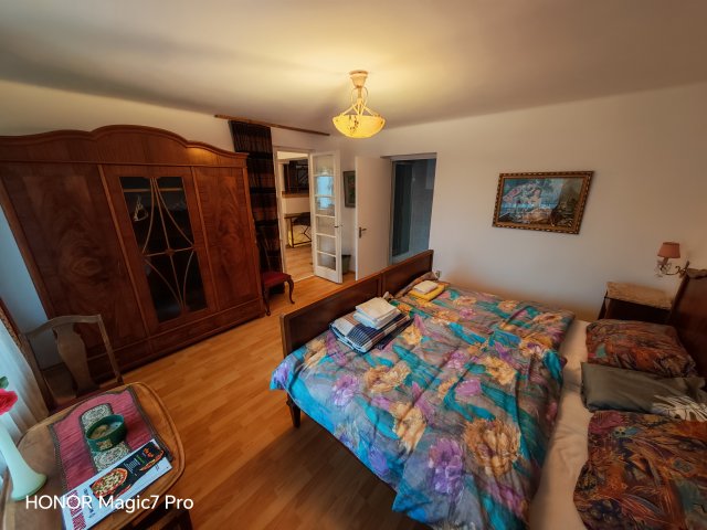 Eladó családi ház, Látrányon 159 M Ft, 12 szobás