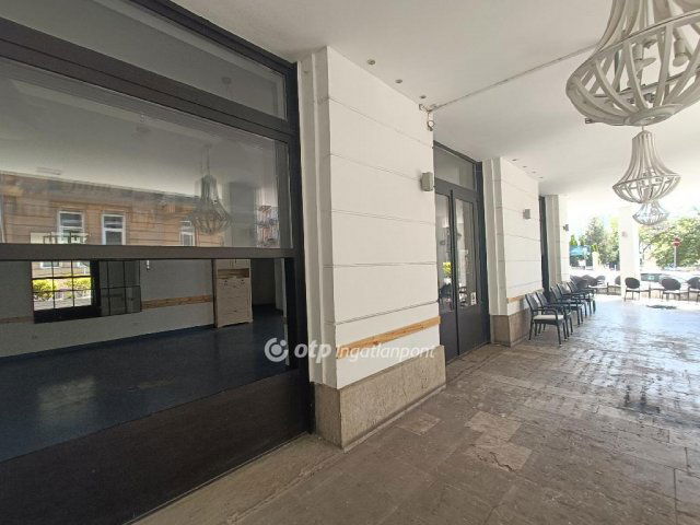 Kiadó üzlethelyiség, Budapesten, II. kerületben 3810 E Ft / hó