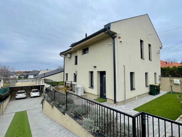 Eladó ikerház, Érden 177.7 M Ft, 7 szobás / költözzbe.hu