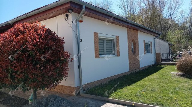 Eladó családi ház, Sormáson 105 M Ft, 4 szobás
