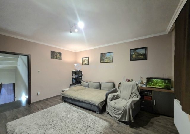 Eladó családi ház, Gyömrőn 120 M Ft, 7 szobás