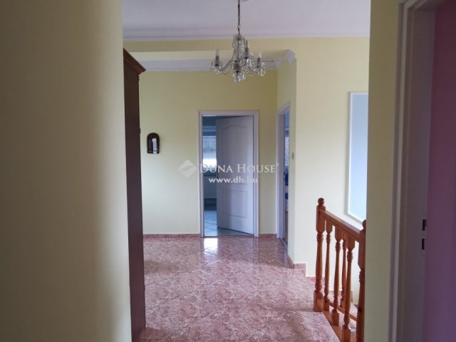 Eladó családi ház, Érden 165 M Ft, 5 szobás