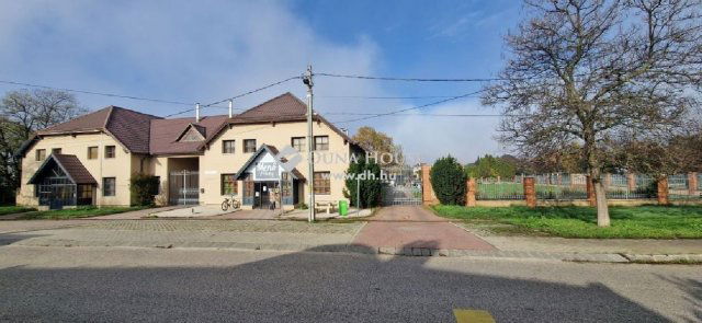 Eladó családi ház, Biatorbágyon 649 M Ft, 5 szobás