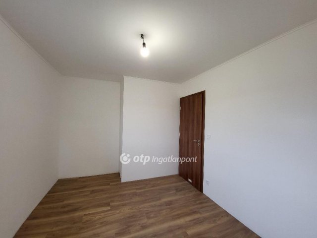 Eladó téglalakás, Szántódon 79.9 M Ft, 3 szobás