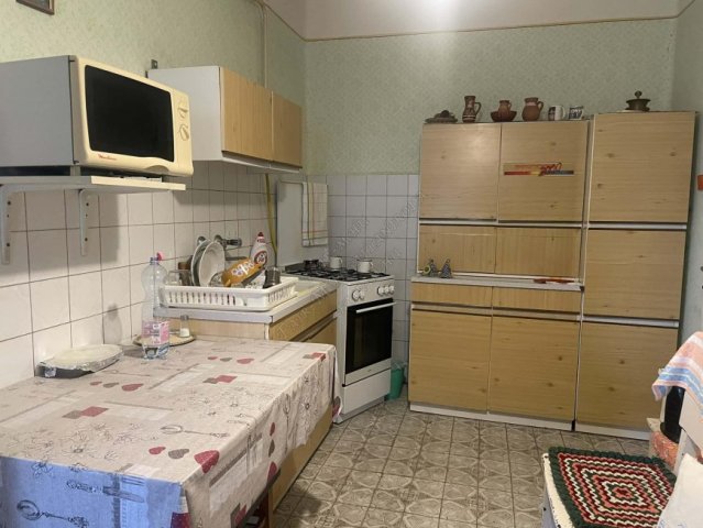 Eladó családi ház, Szentesen 25.5 M Ft, 2 szobás