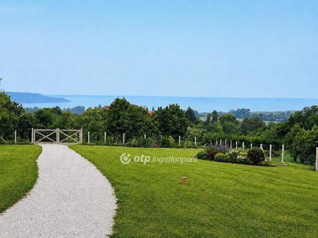 Eladó telek, Balatonalmádiban 68.9 M Ft / költözzbe.hu