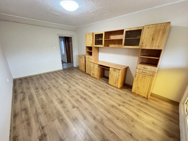 Kiadó panellakás, albérlet, Kaposváron 120 E Ft / hó