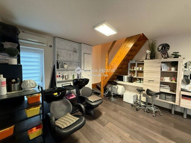 Eladó családi ház, Pakson 42 M Ft, 1 szobás