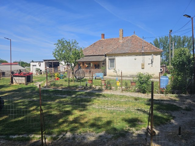 Eladó családi ház, Vaszaron 28 M Ft, 2 szobás