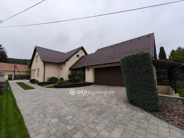 Eladó családi ház, Solymáron 281 M Ft, 6 szobás