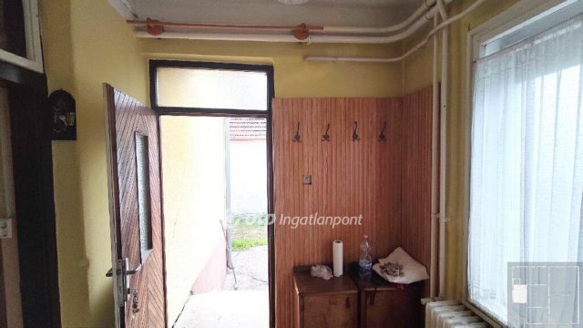 Eladó családi ház, Csornán 52 M Ft, 3 szobás