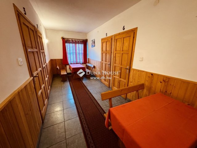 Eladó családi ház, Pilisszentlászlón 225 M Ft, 3+3 szobás