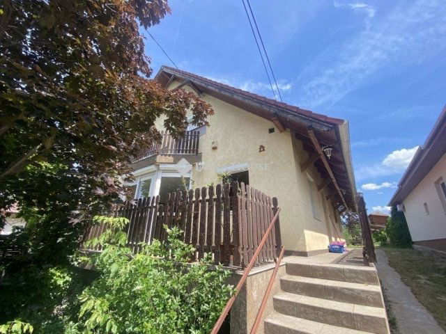 Eladó családi ház, Dunaharasztin 124.9 M Ft, 7 szobás