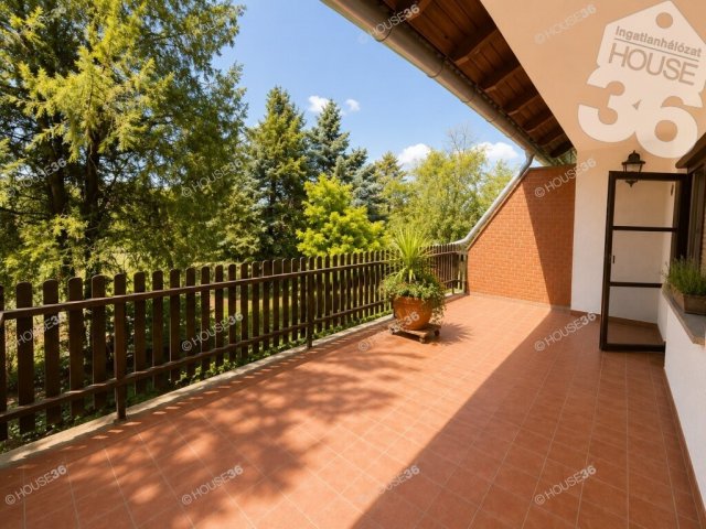 Eladó sorház, Lajosmizsén 65 M Ft, 4 szobás