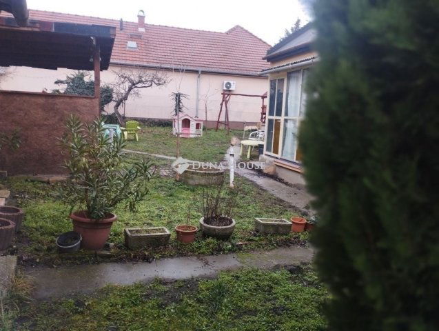 Eladó családi ház, Székesfehérvárott 74 M Ft, 3 szobás
